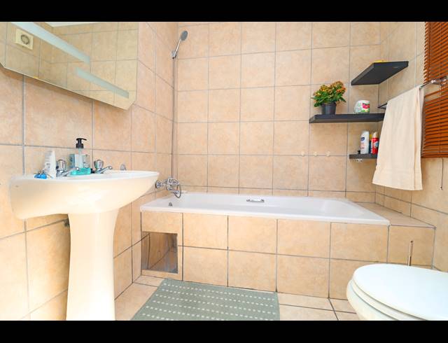 1 BEDROOM APARTMENT FOR SALE IN FERNDALE